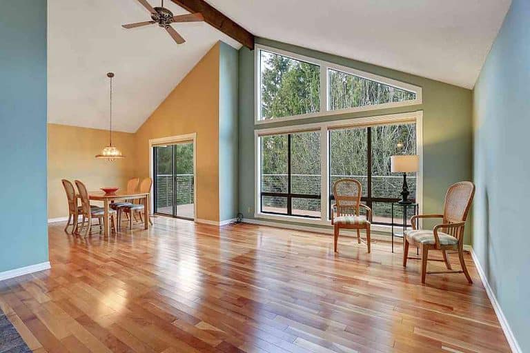 How To Distress Hardwood Floors (5 Easy Steps)
