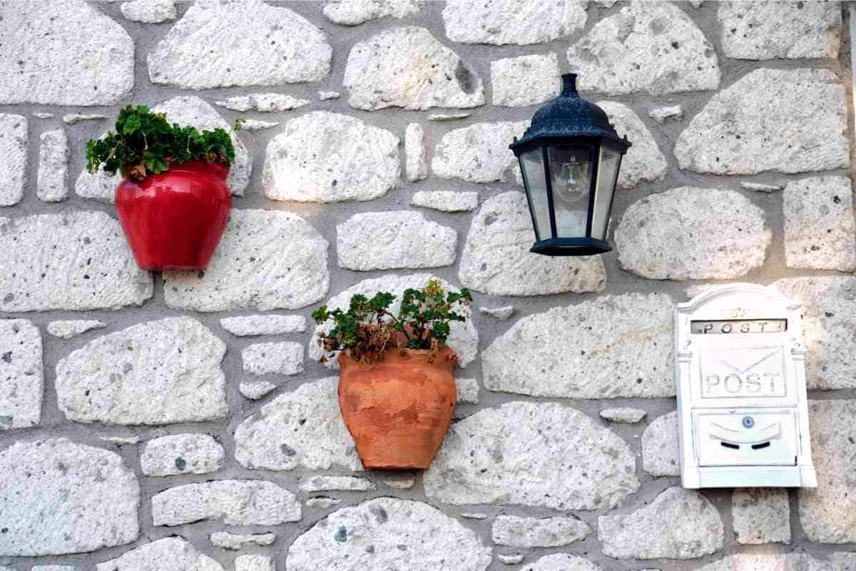 How To Arrange Potted Plants On A Patio (5 Key Steps)