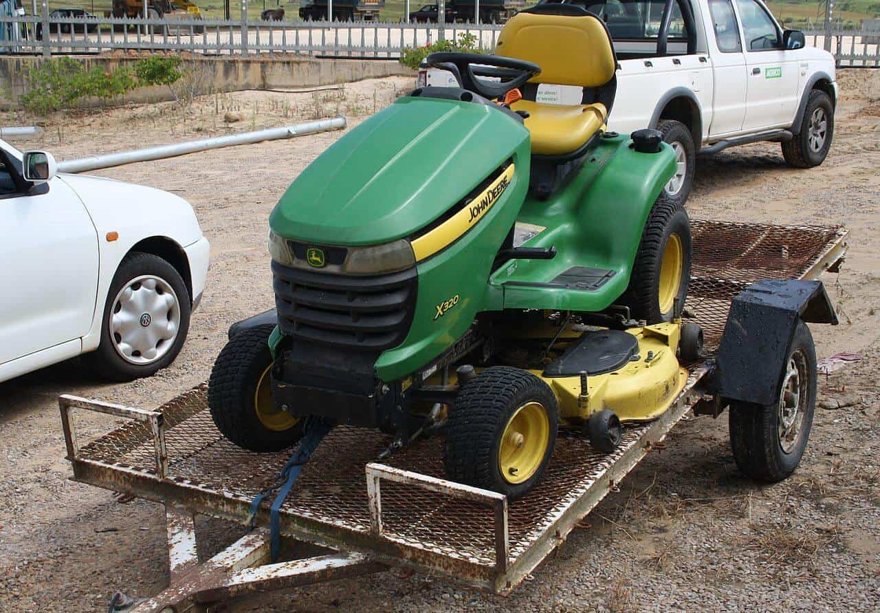 Top 4 John Deere X370 Problems (Troubleshooting Tips)